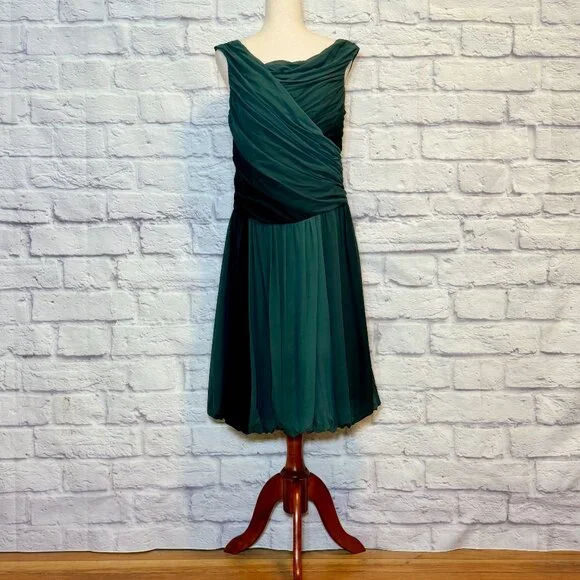 Yansi Fugel Dresses | Yansi Fugel Green Silk Ombre Midi Dress | Color: Green | Size: 10 | Demandamanda's Closet Yansi Fugel Dresses | Yansi Fugel Green Silk Ombre Midi Dress | Color: Green | Size: 10 | Demandamanda's Closet